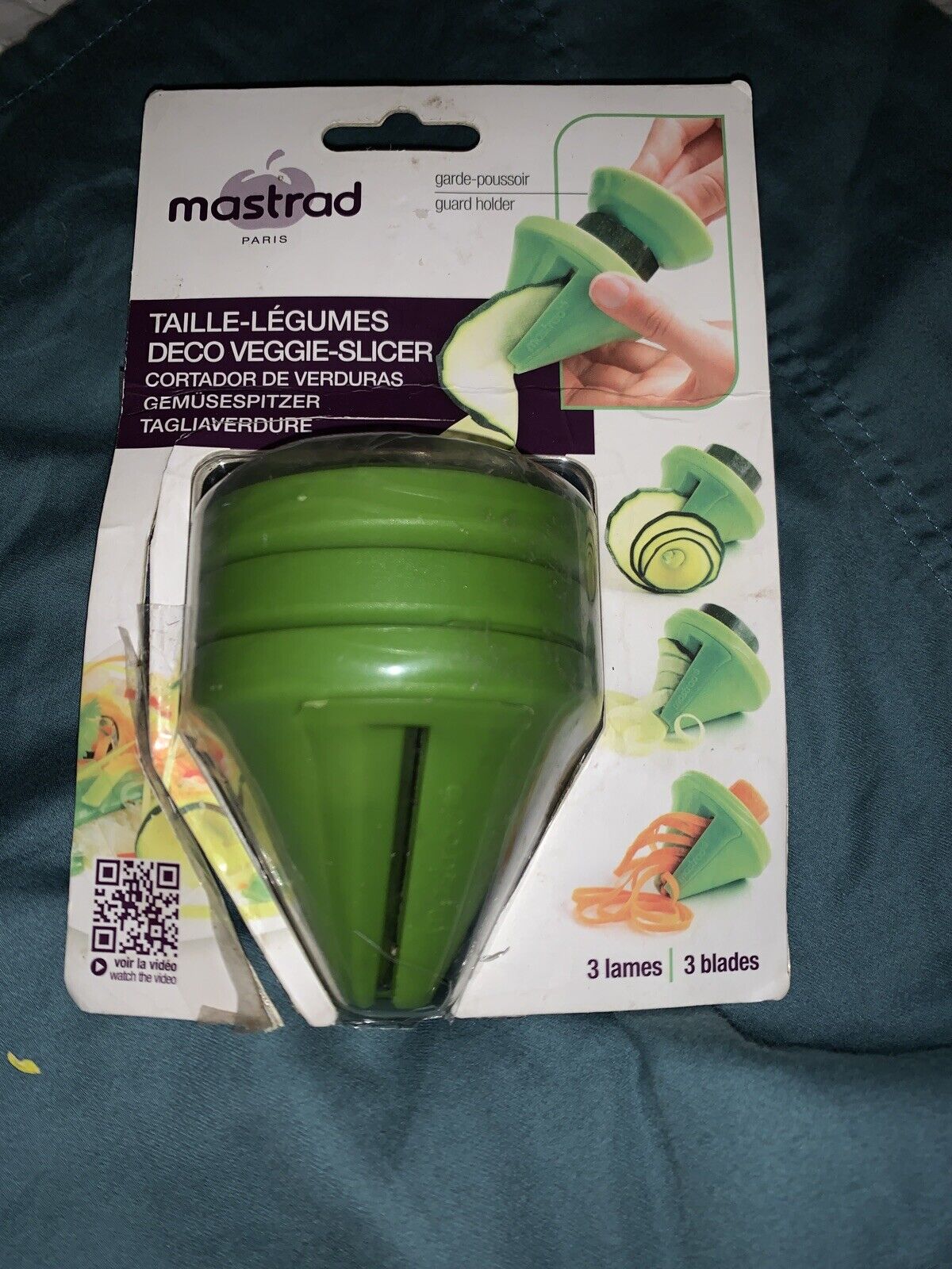 Mastrad Deco Veggie Slicer 3-in-1 Spiral Julienne Vegetable Slicer GREEN