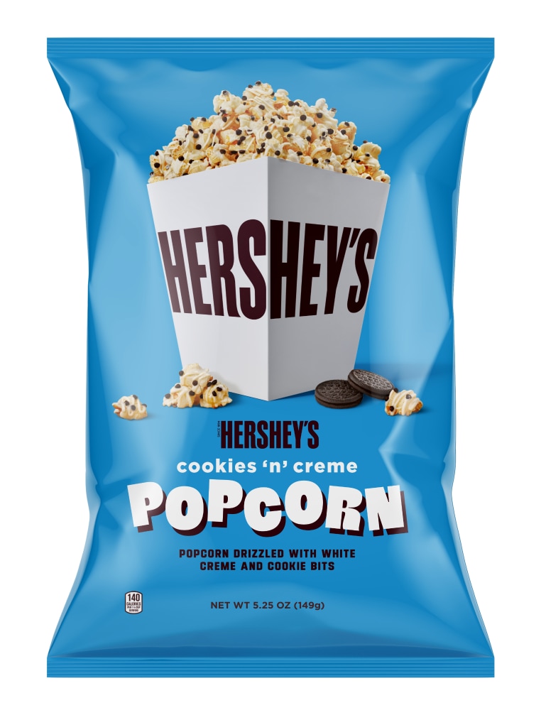 Hershey's Cookies ‘n’ Crème Popcorn